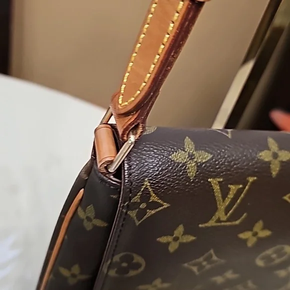 #0040-1111 LOUIS VUITTON MONOGRAM MUSSET SHOULDER BAG - Picture 3 of 12